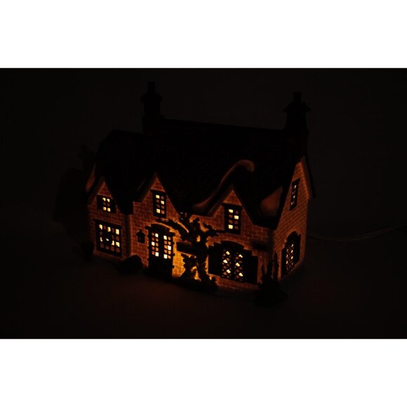 Department 56 Brownlow House Oliver Twist Dickens Village Christmas #55530 w Box - Picture 6 of 8